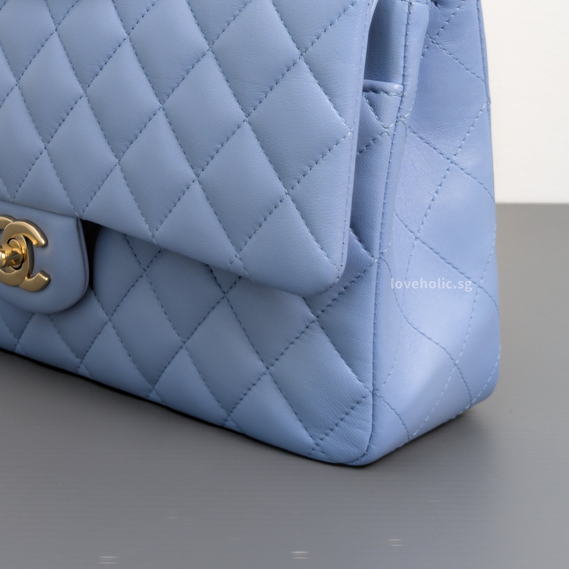 Chanel Classic Flap Medium | 21C Sky Blue Lambskin Light Gold Hardware-details