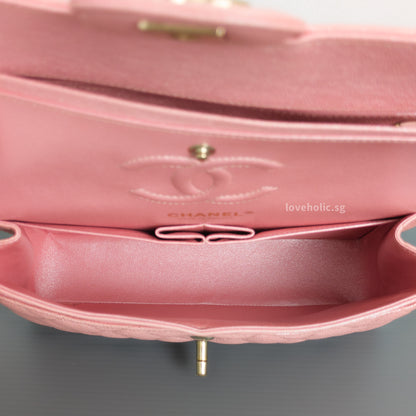 Chanel Classic Flap Small | 19S Iridescent Sakura Pink Caviar Light Gold Hardware-details