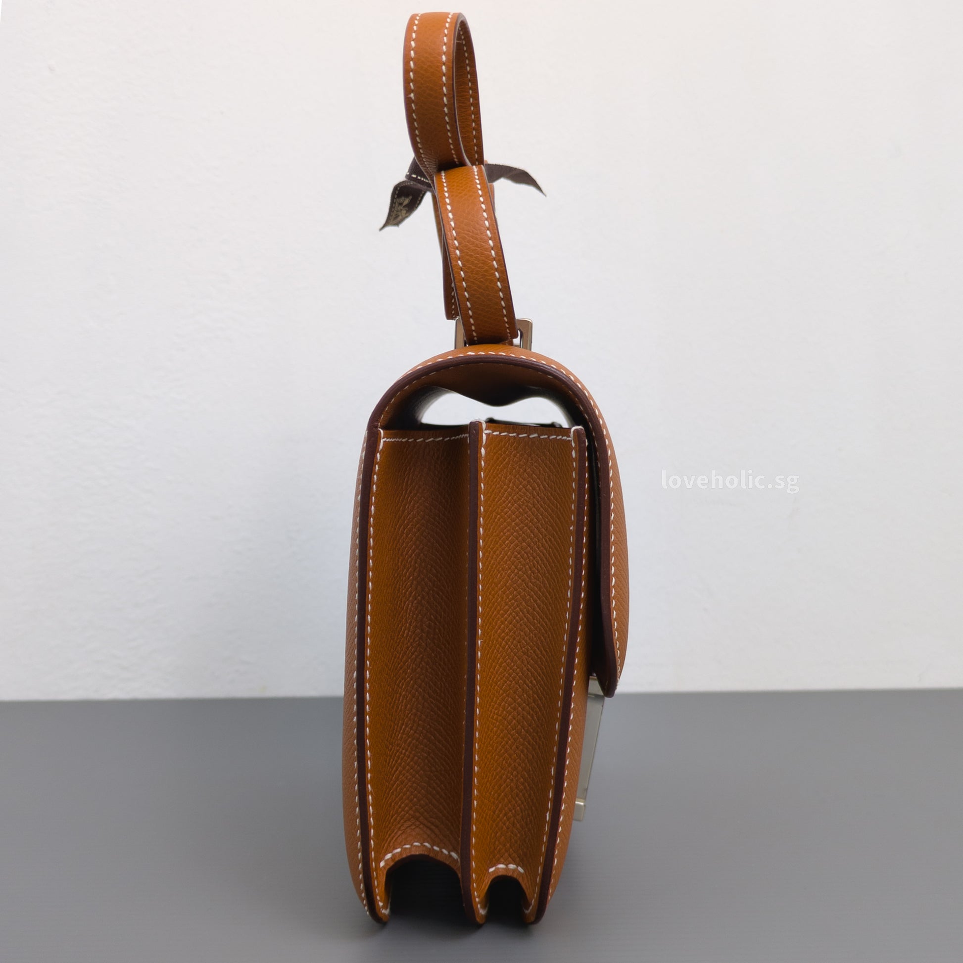 Hermes Constance 18 Mini | Gold Epsom Palladium Hardware-details