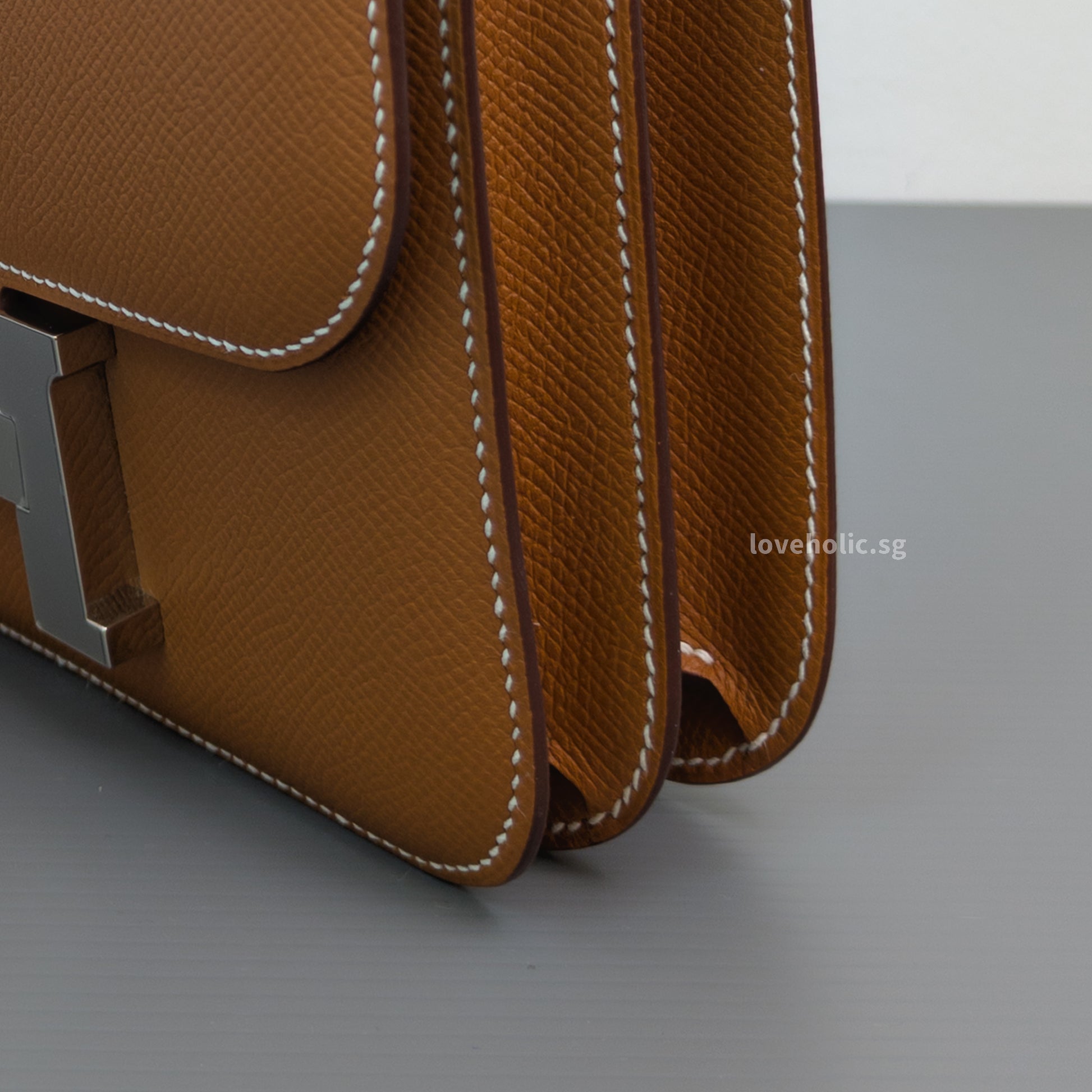 Hermes Constance 18 Mini | Gold Epsom Palladium Hardware-details