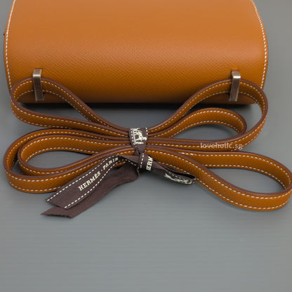 Hermes Constance 18 Mini | Gold Epsom Palladium Hardware-details