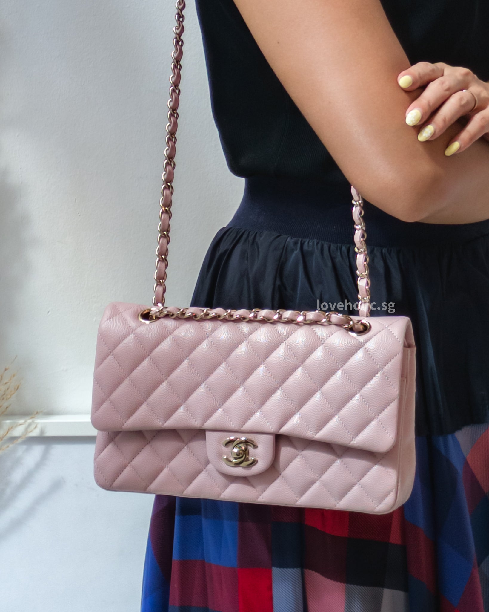 Chanel Classic Flap Medium | 21C Rose Claire Caviar Light Gold Hardware-model