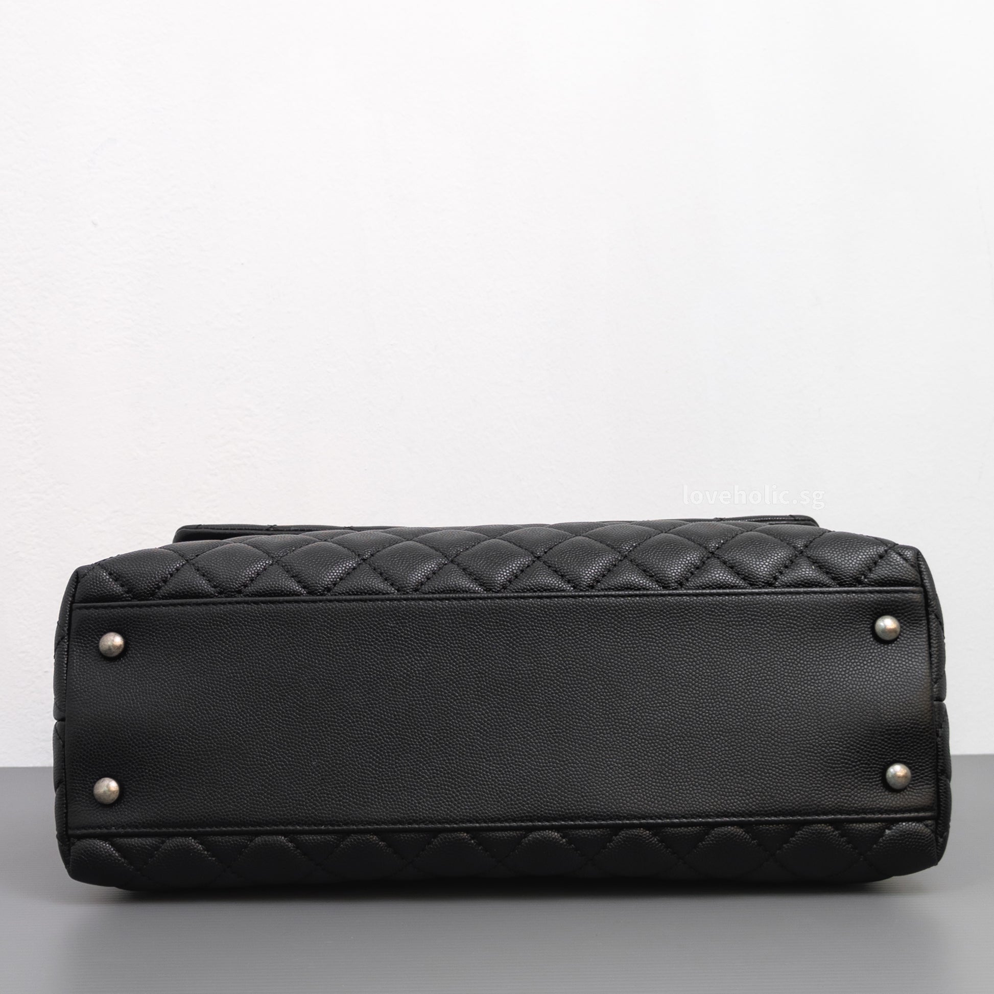 Chanel Coco Handle Large with Lizard Handle | Black Caviar Ruthenium Hardware-details