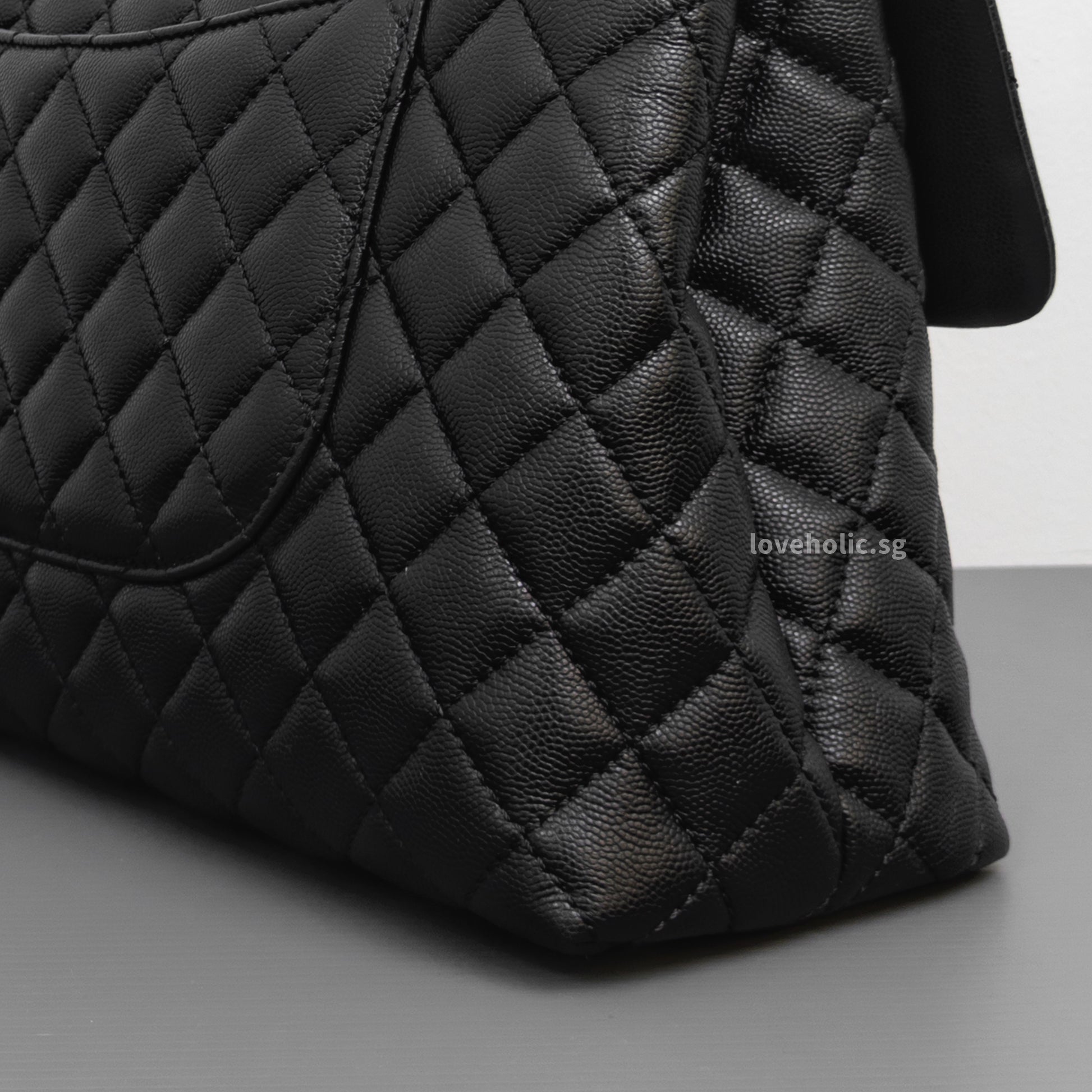 Chanel Coco Handle Large with Lizard Handle | Black Caviar Ruthenium Hardware-details