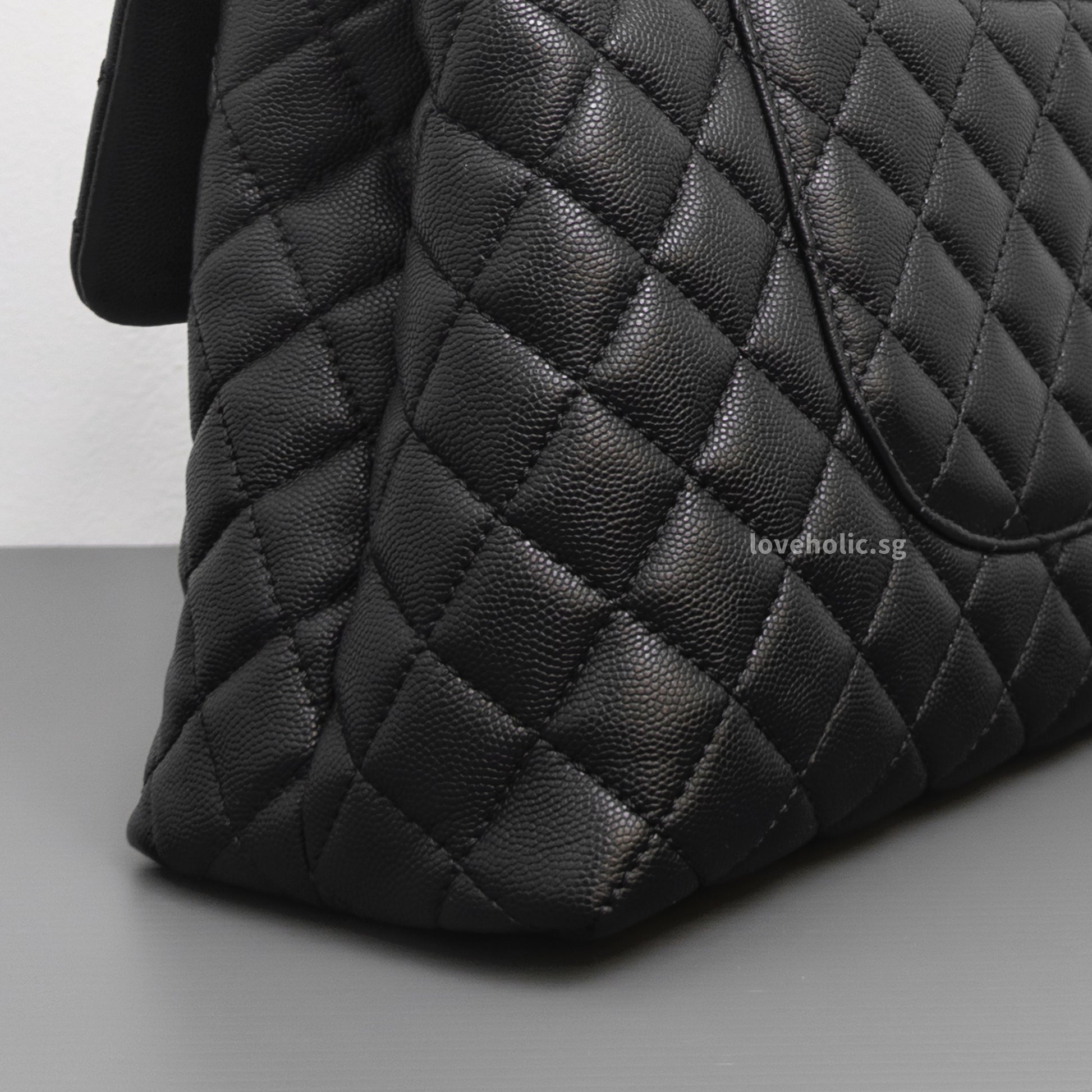 Chanel Coco Handle Large with Lizard Handle | Black Caviar Ruthenium Hardware-details