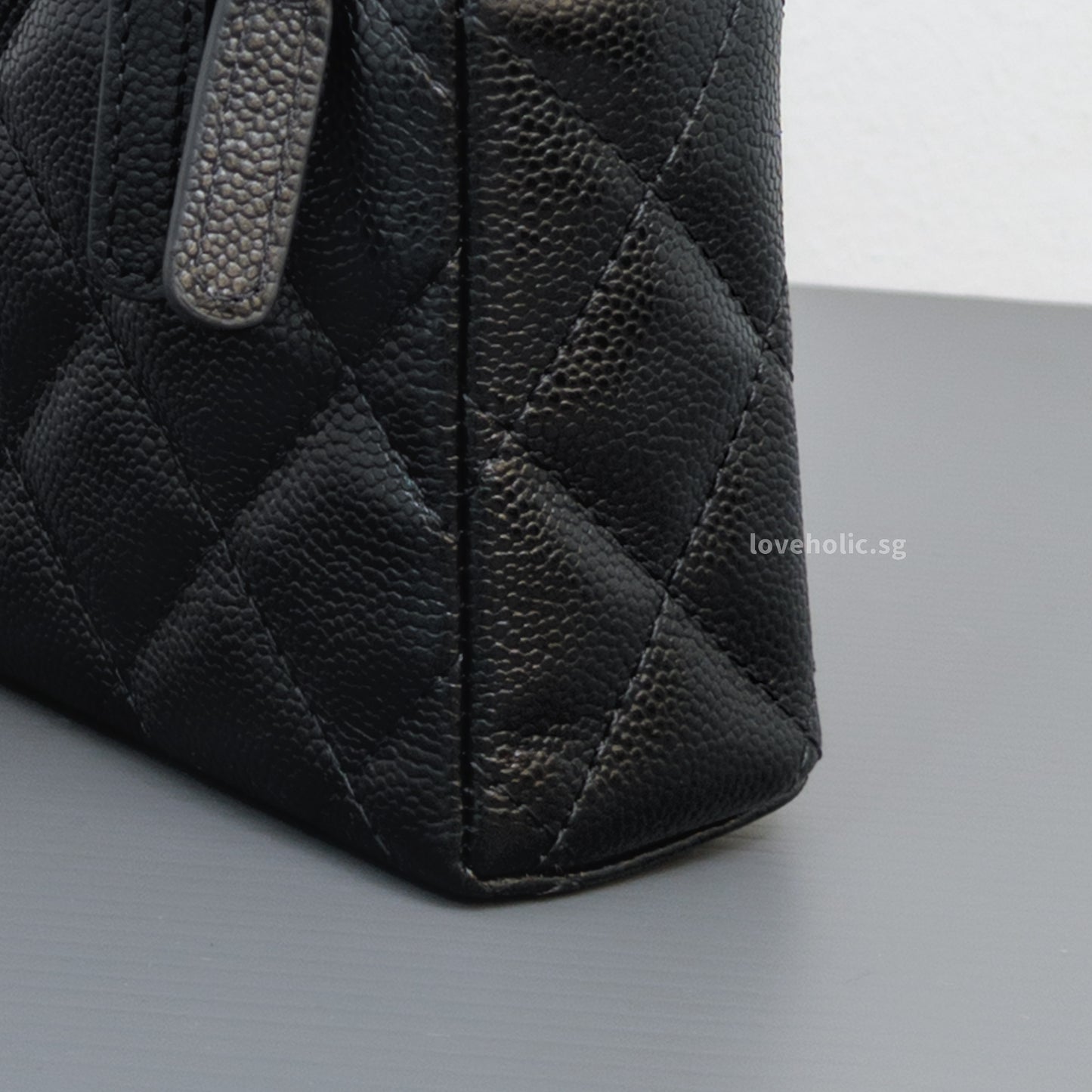 Chanel Top Handle Vanity On Chain LP | Black Caviar Light Gold Hardware-details