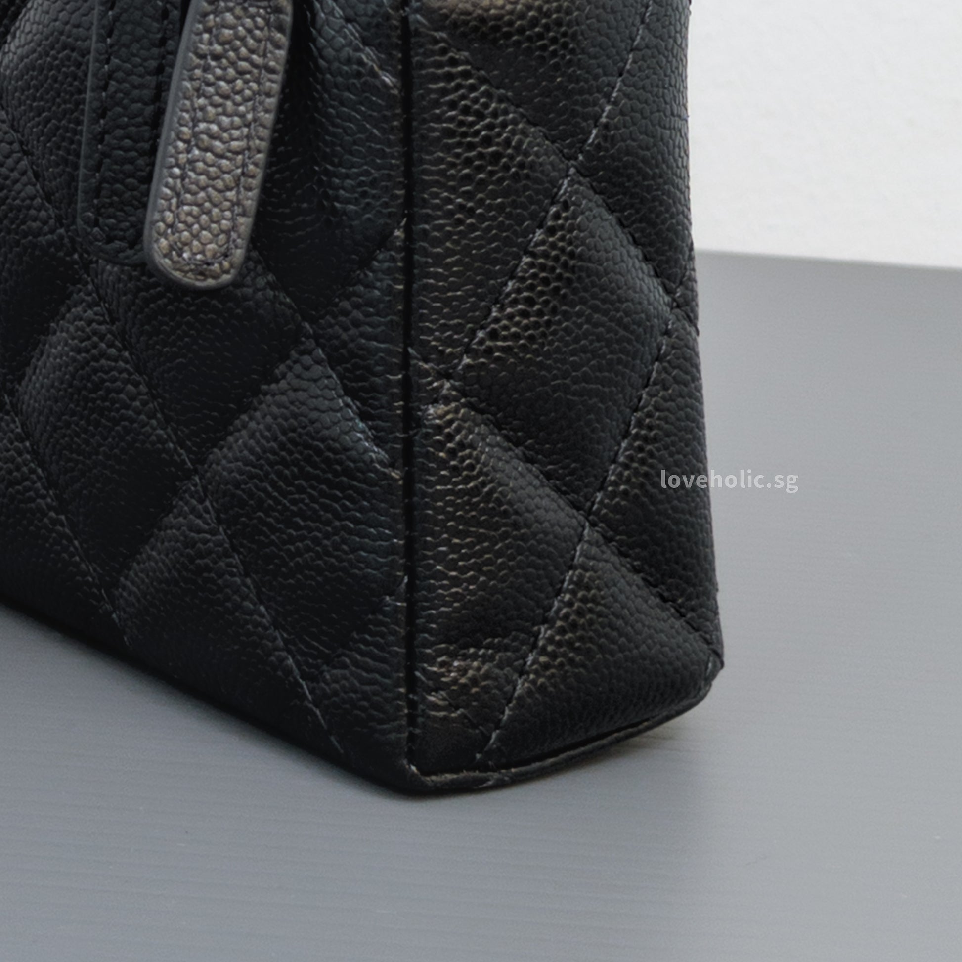 Chanel Top Handle Vanity On Chain LP | Black Caviar Light Gold Hardware-details