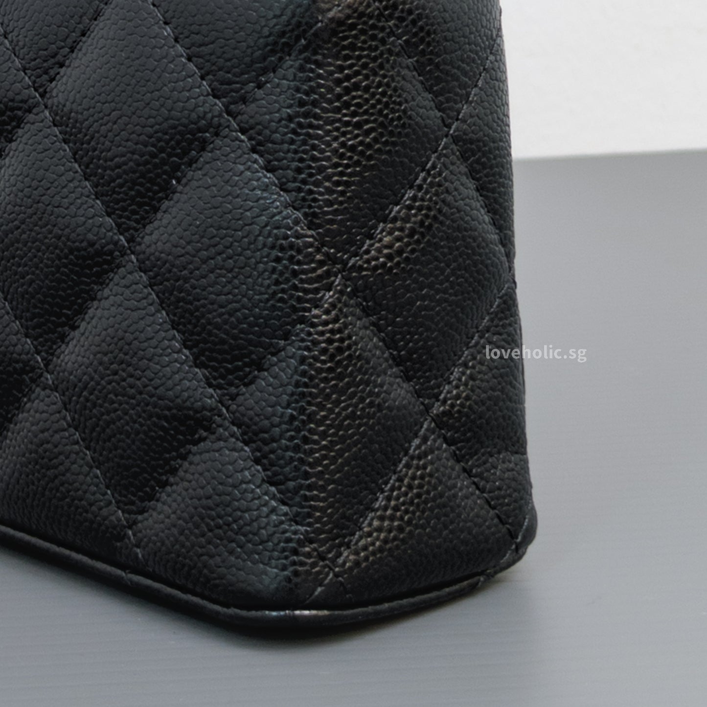 Chanel Top Handle Vanity On Chain LP | Black Caviar Light Gold Hardware-details