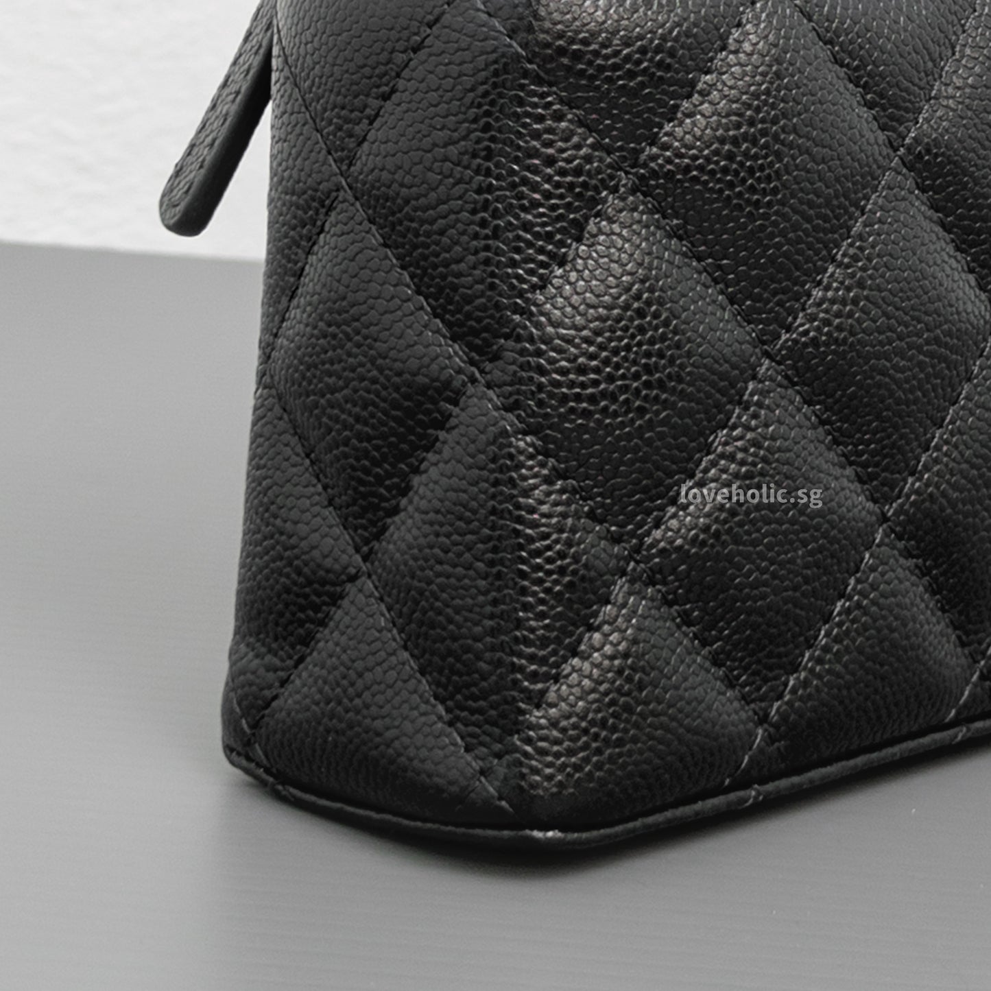 Chanel Top Handle Vanity On Chain LP | Black Caviar Light Gold Hardware-details