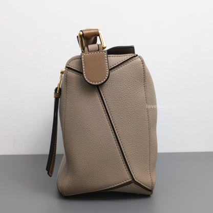 Loewe Puzzle Medium | Sand/ Mink Calfskin Gold Hardware-side