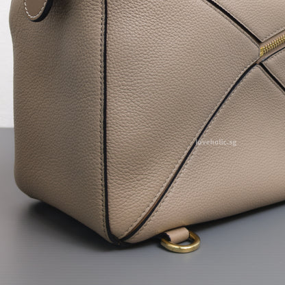 Loewe Puzzle Medium | Sand/ Mink Calfskin Gold Hardware-details