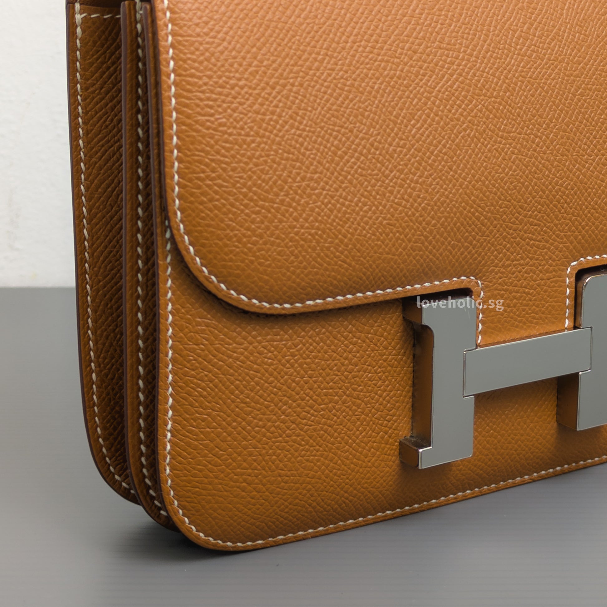 Hermes Constance 19 Gold Epsom Palladium Hardware-details