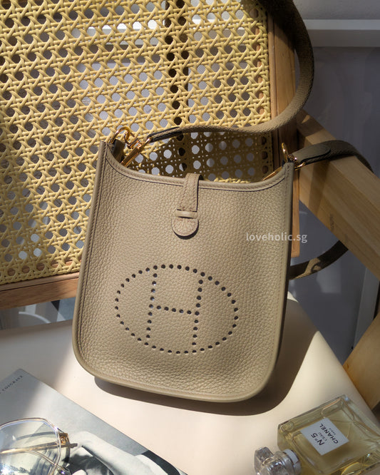 Hermes Mini Evelyne Beige Marfa 8Q Taurillon Clemence Gold Hardware-front