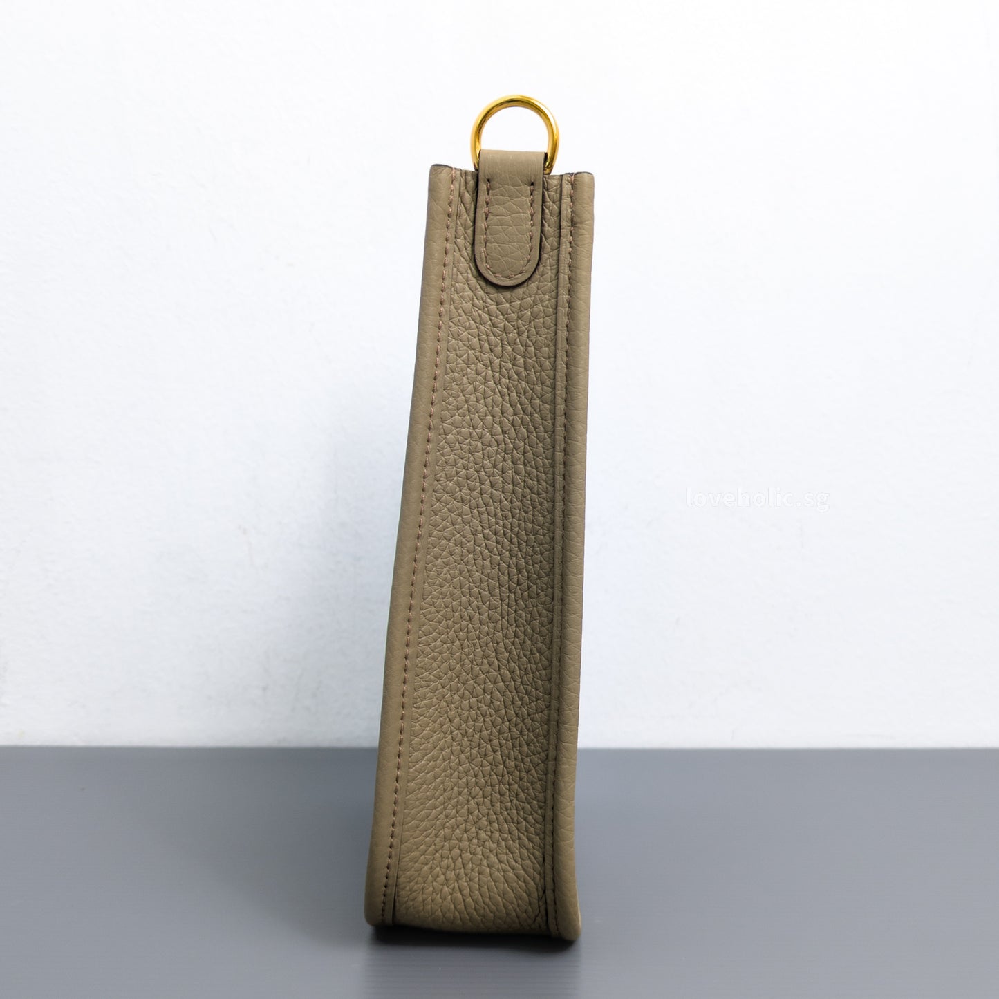 Hermes Mini Evelyne Beige Marfa 8Q Taurillon Clemence Gold Hardware-details