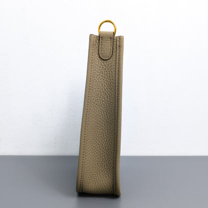 Hermes Mini Evelyne Beige Marfa 8Q Taurillon Clemence Gold Hardware-details