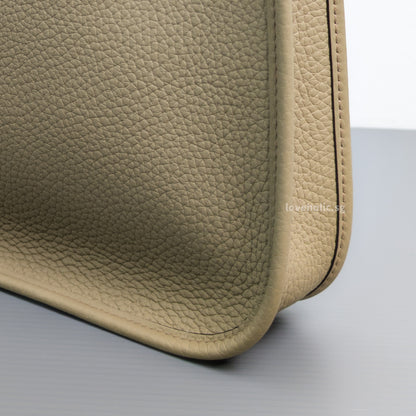 Hermes Mini Evelyne Beige Marfa 8Q Taurillon Clemence Gold Hardware-details