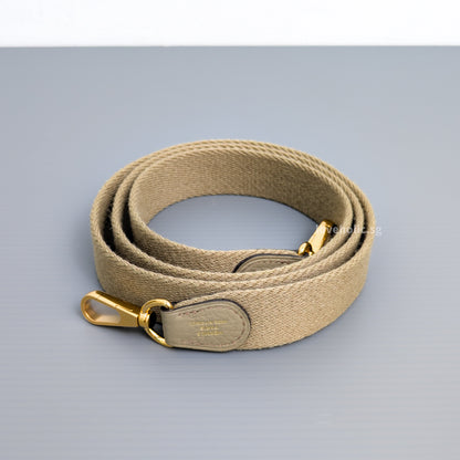 Hermes Mini Evelyne Beige Marfa 8Q Taurillon Clemence Gold Hardware-details