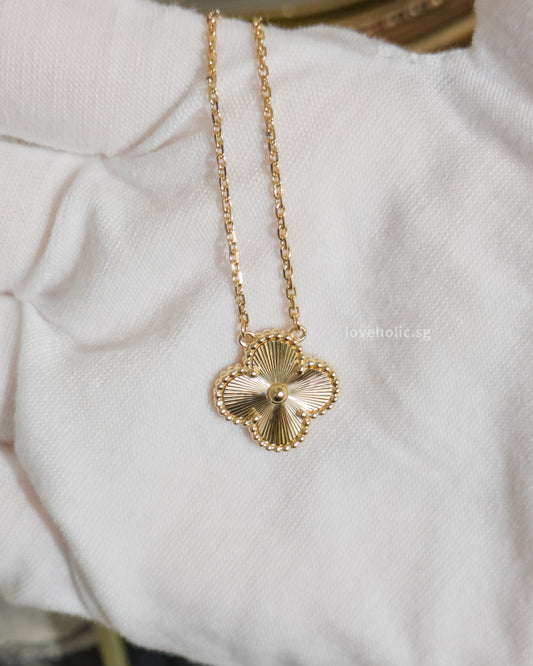 Van Cleef & Arpels VCA Vintage Alhambra Necklace Guilloche 18K Gold-model