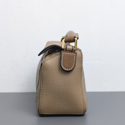 Loewe Puzzle Mini | Sand/ Mink Calfskin Gold Hardware-details