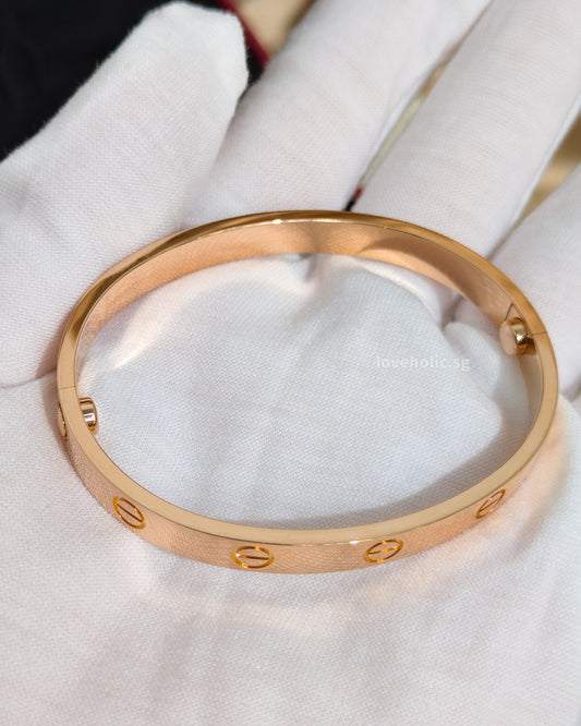 Cartier Love Bracelet Classic Size 16 | 18K Rose Gold-model