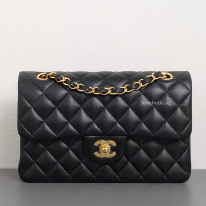 Chanel Classic Flap Small | Black Lambskin Gold Hardware-front1