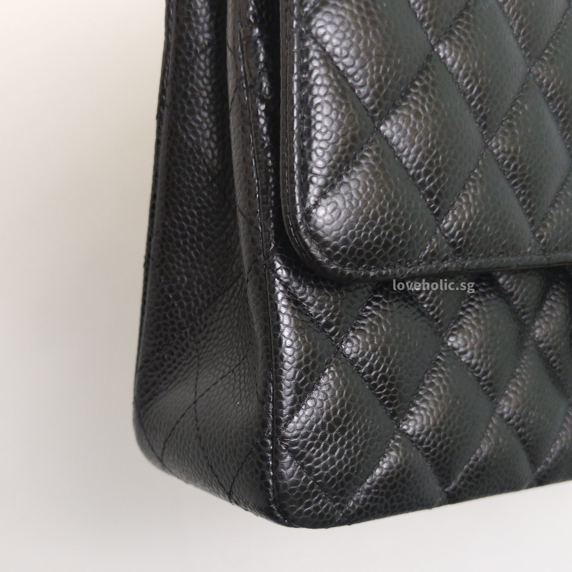 Chanel Classic Flap Medium | Black Caviar Gold Hardware-details