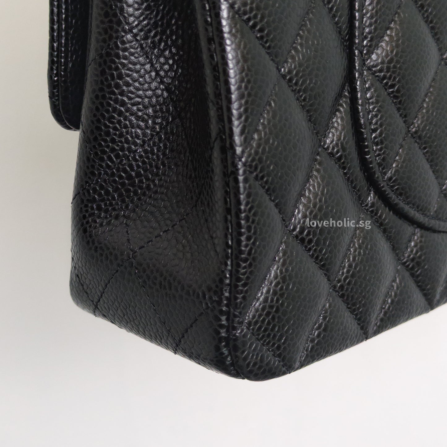 Chanel Classic Flap Medium | Black Caviar Gold Hardware-details