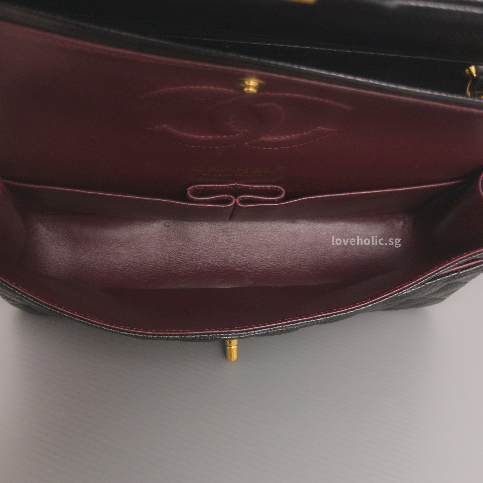 Chanel Classic Flap Medium | Black Caviar Gold Hardware-details