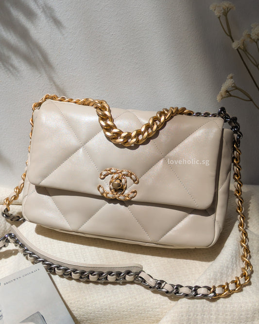 Chanel Chanel 19 Small | Light Beige Lambskin Multicolored Hardware-front