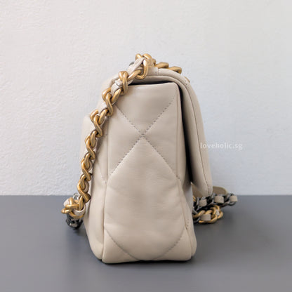 Chanel Chanel 19 Small | Light Beige Lambskin Multicolored Hardware-details