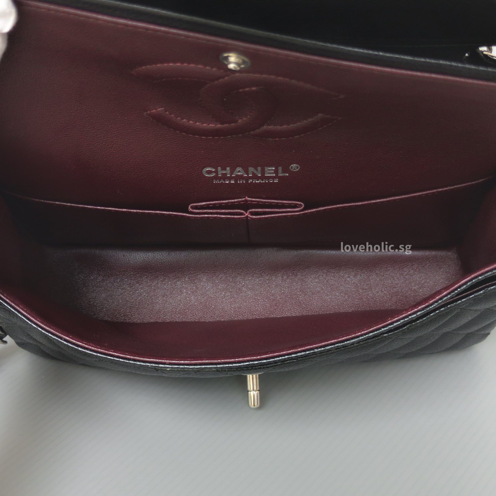 Chanel Classic Flap Medium | Black Caviar Silver Hardware-details