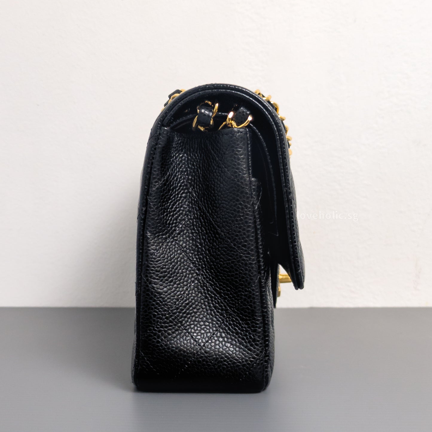 Classic Flap Medium | Black Caviar Gold Hardware