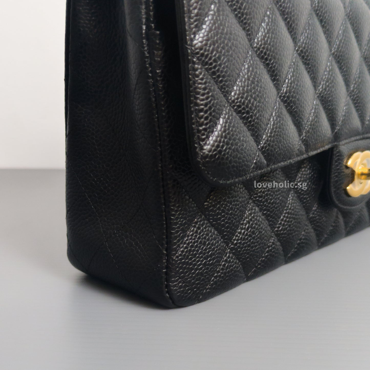 Classic Flap Medium | Black Caviar Gold Hardware