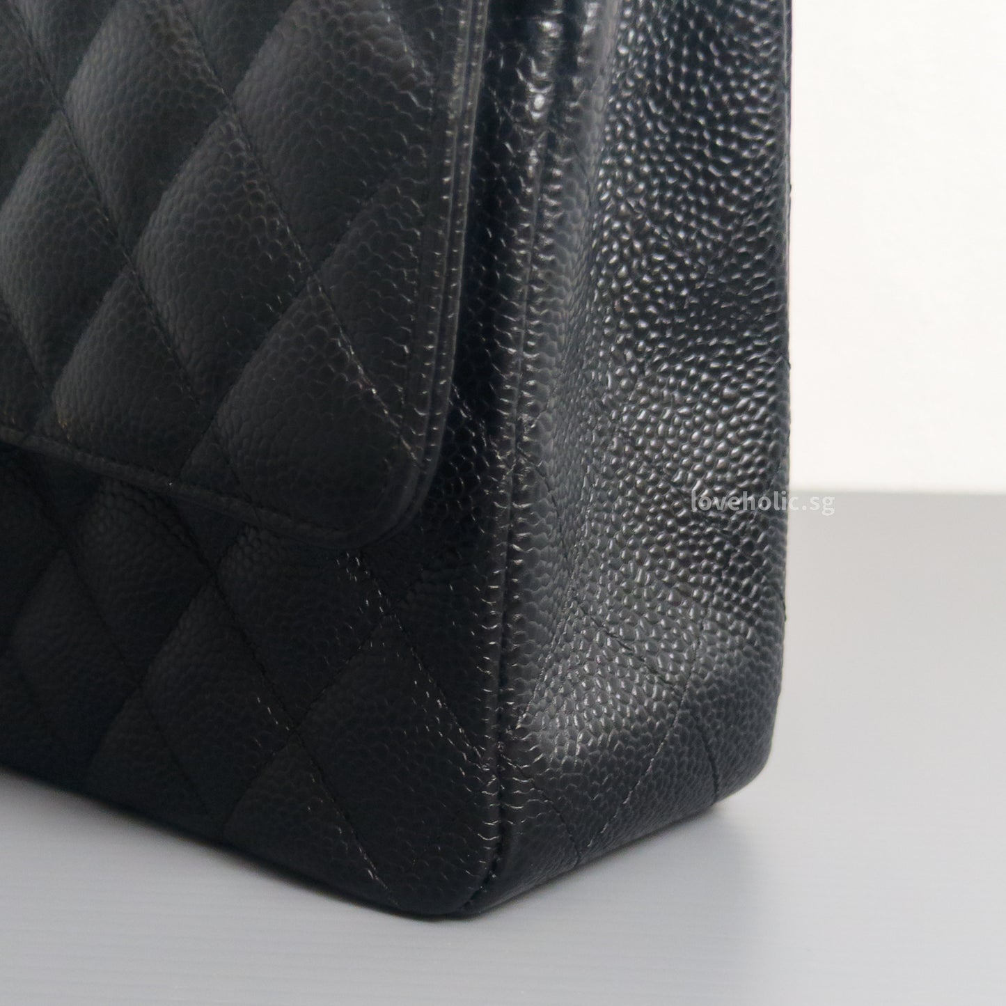 Classic Flap Medium | Black Caviar Gold Hardware