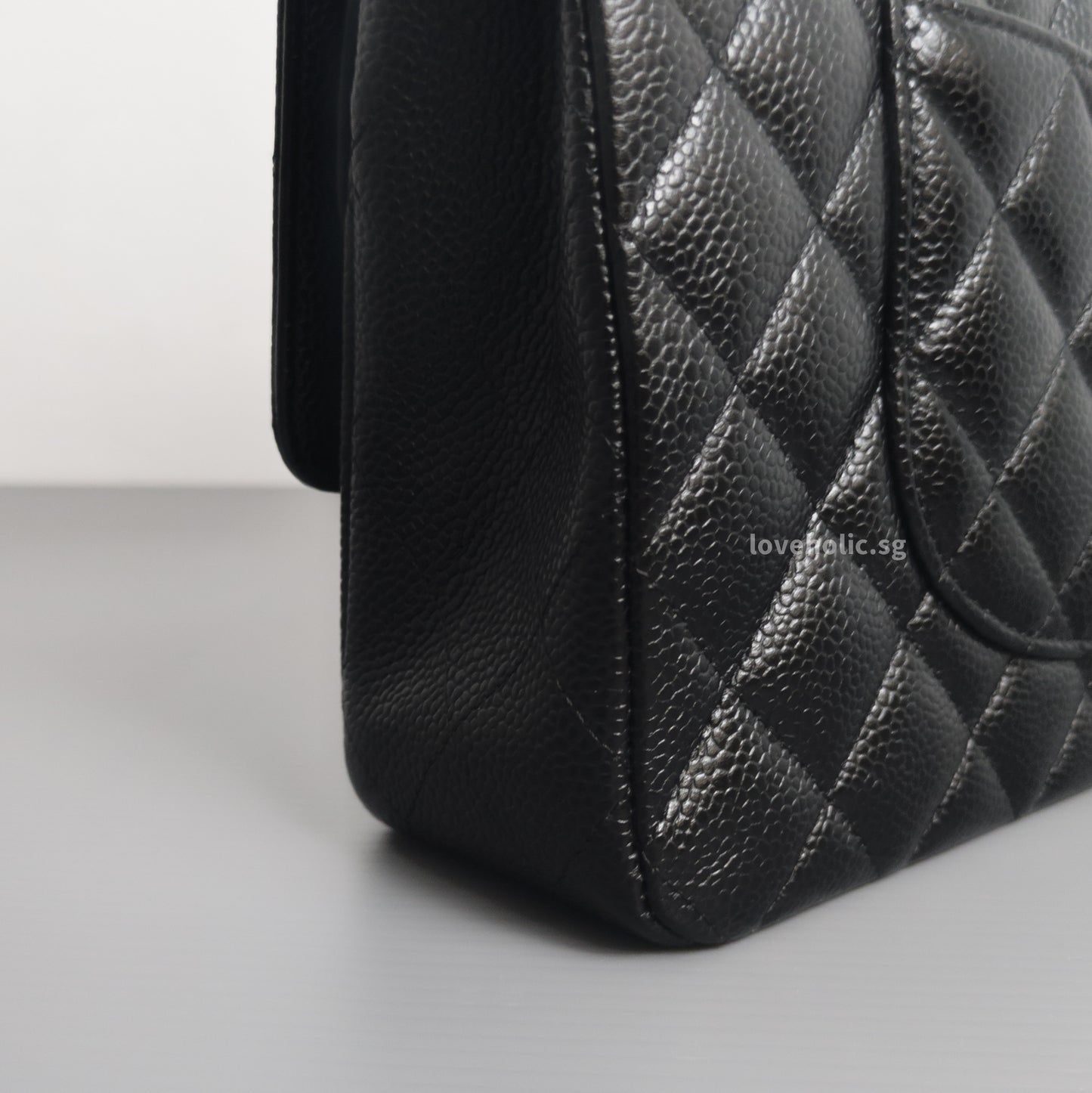 Classic Flap Medium | Black Caviar Gold Hardware