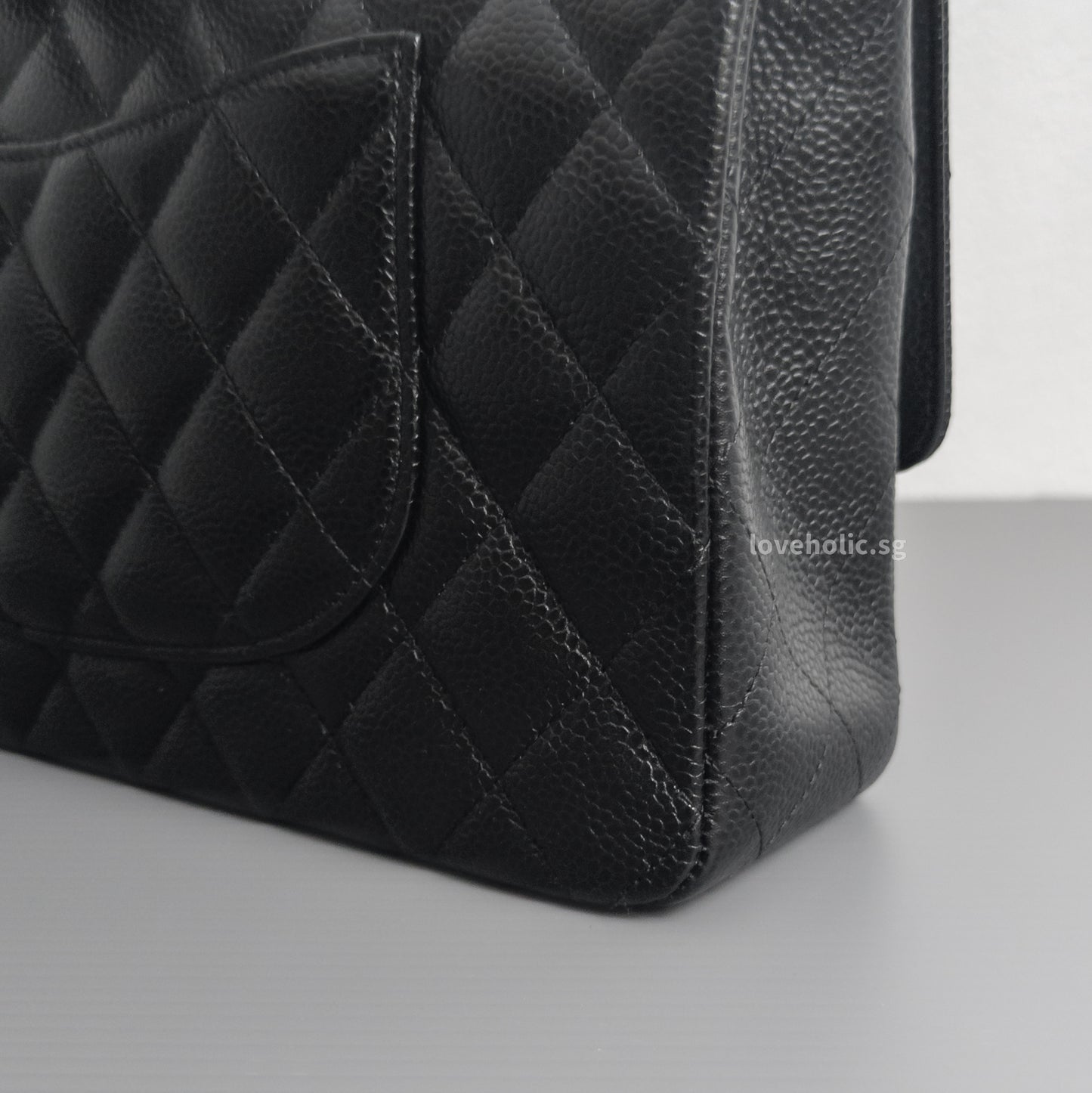 Classic Flap Medium | Black Caviar Gold Hardware