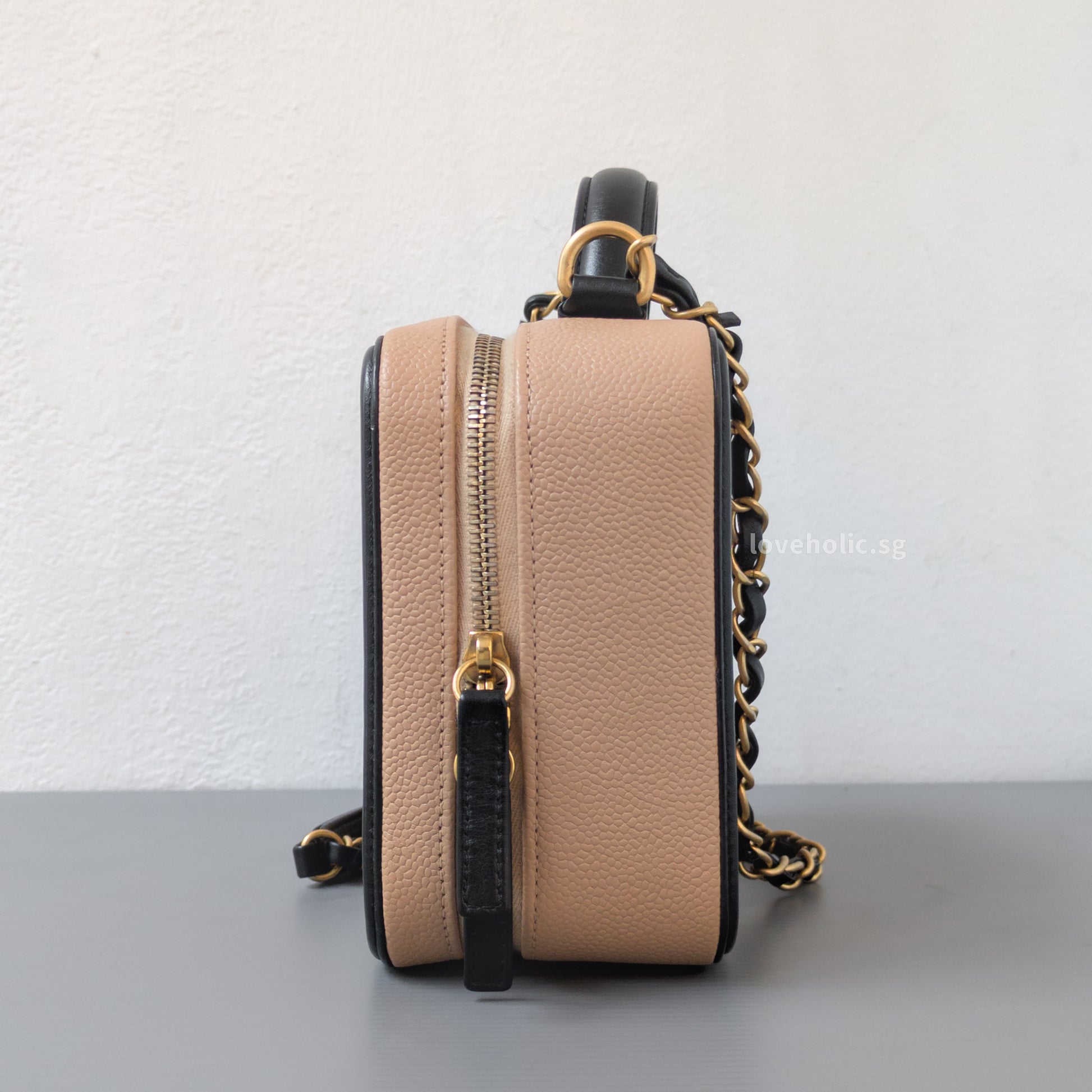 Chanel Filigree Vanity Case Medium | Beige x Black Caviar Brushed Gold Hardware-side