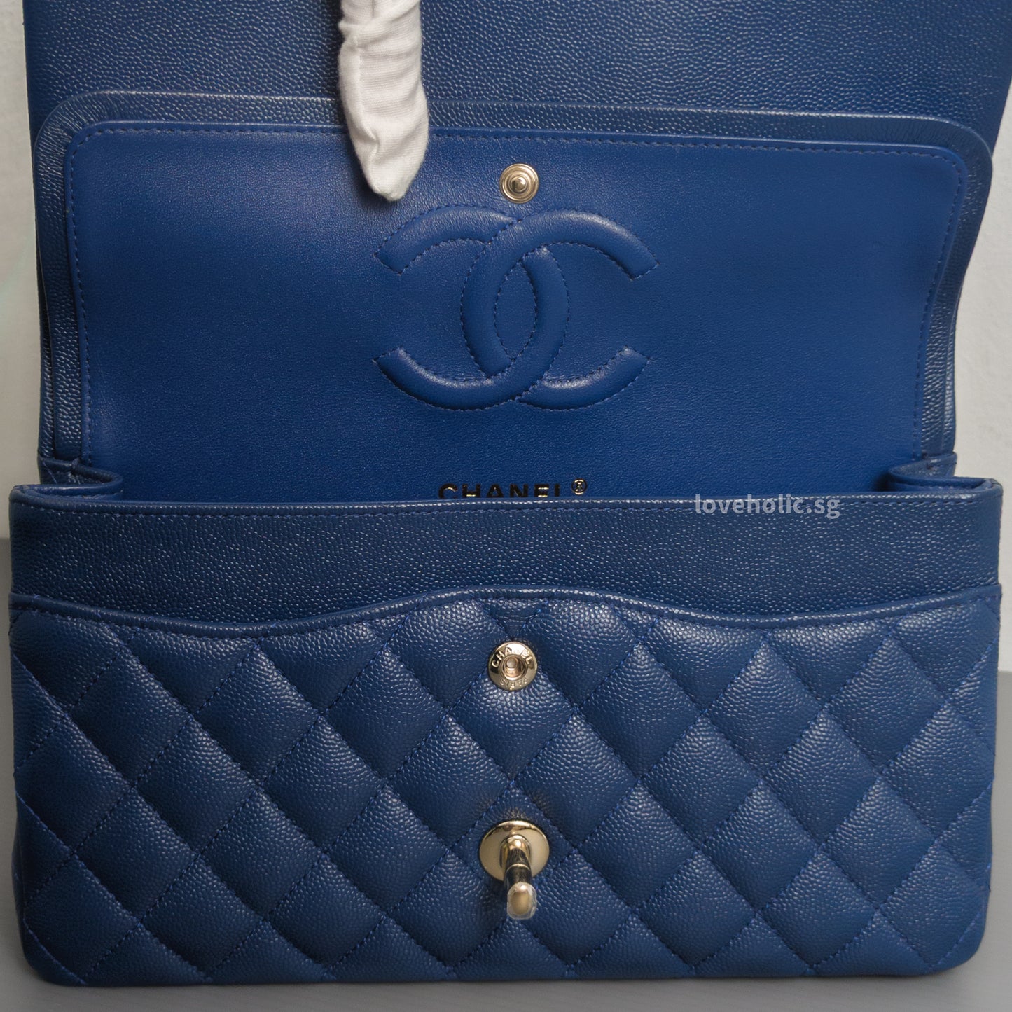 Classic Flap Medium | 19C Navy Blue Caviar Light Gold Hardware