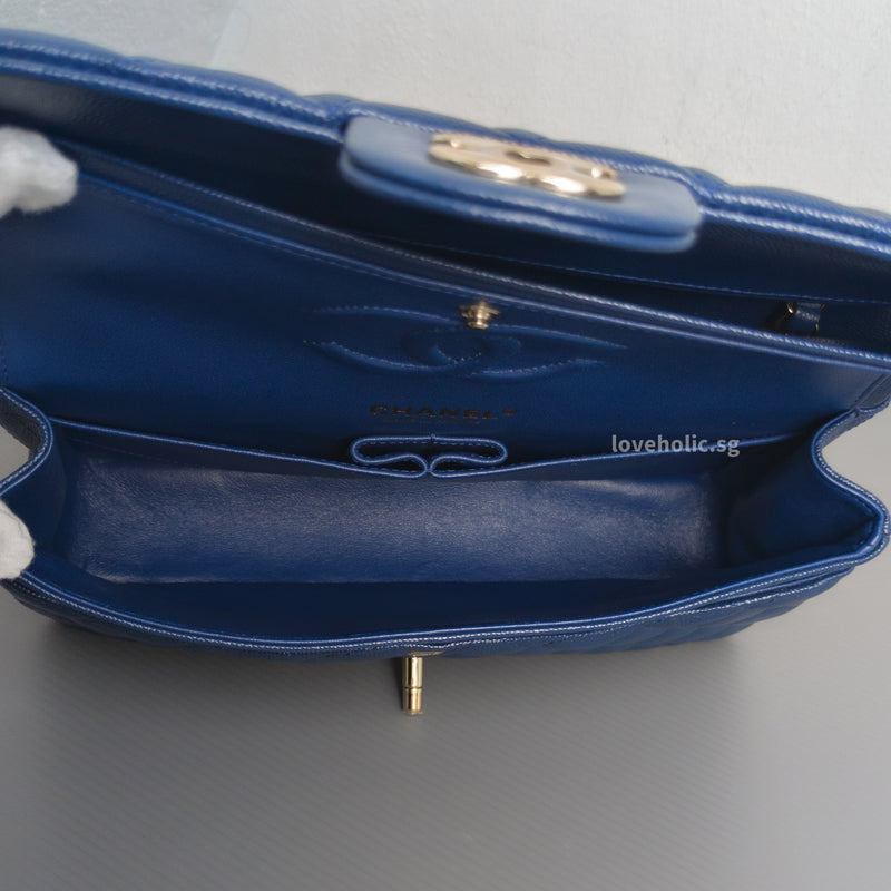 Classic Flap Medium | 19C Navy Blue Caviar Light Gold Hardware