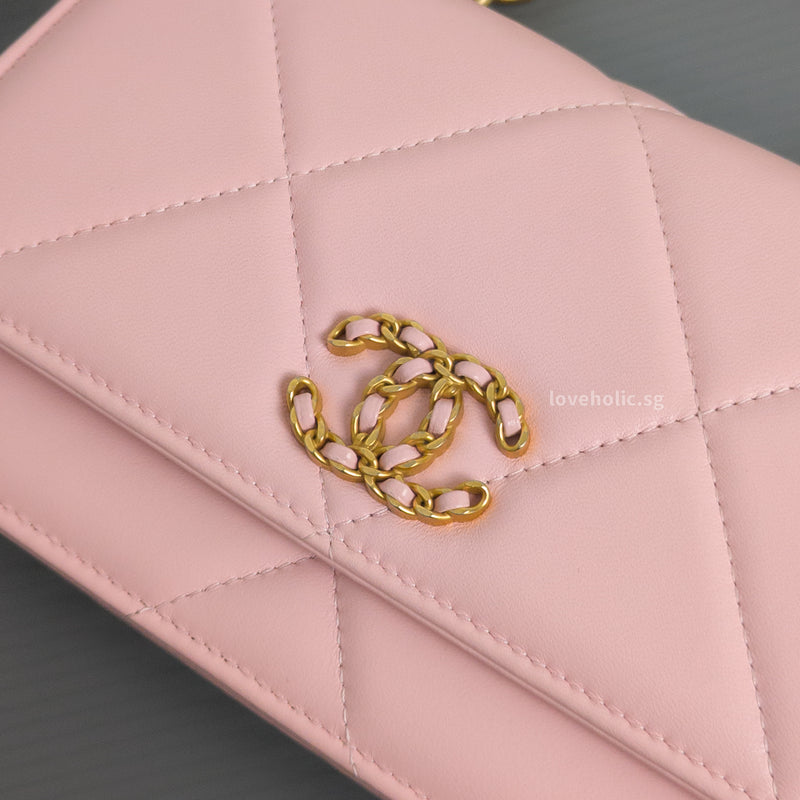 Chanel Chanel 19 Wallet on Chain | Pink Lambskin Multicolored Hardware-details