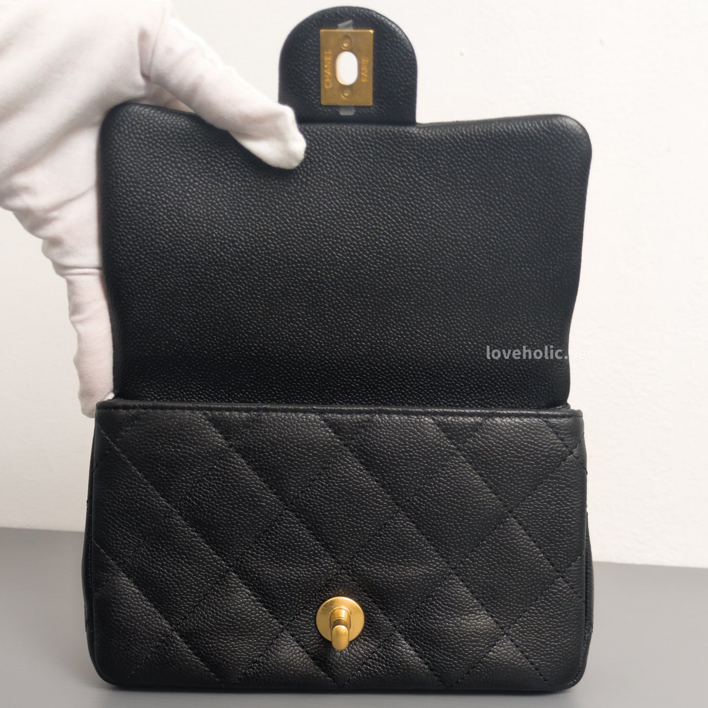Square Flap Mini  23P Heart Crush | Black Caviar Brushed Gold Hardware