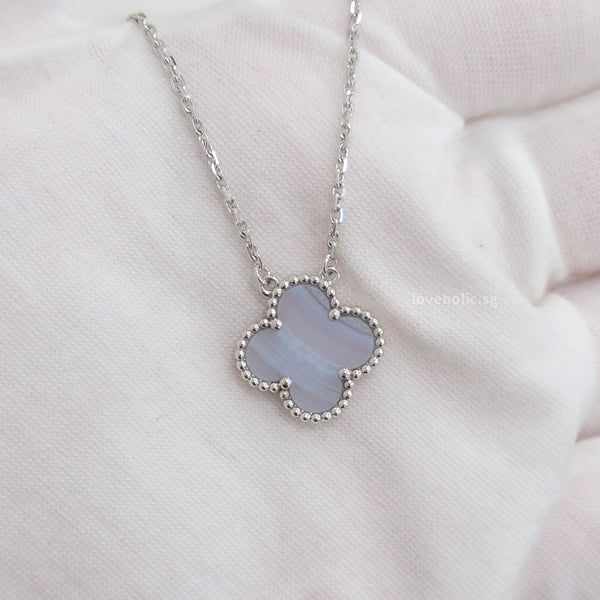 Van Cleef & Arpels VCA Vintage Alhambra Necklace Chalcedony 18K White Gold -model