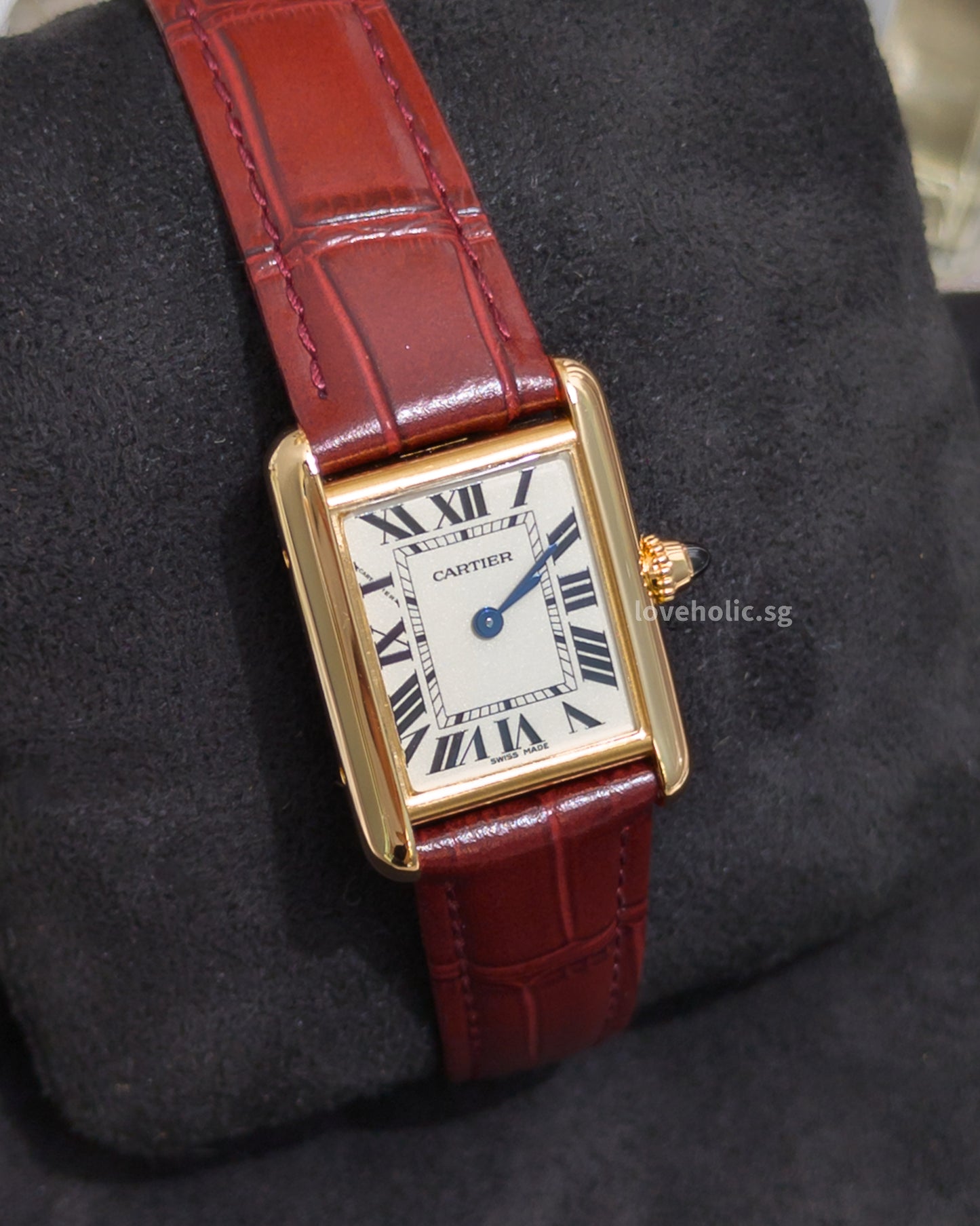Cartier Tank Louis W1529856 | 18K Solid Gold -front