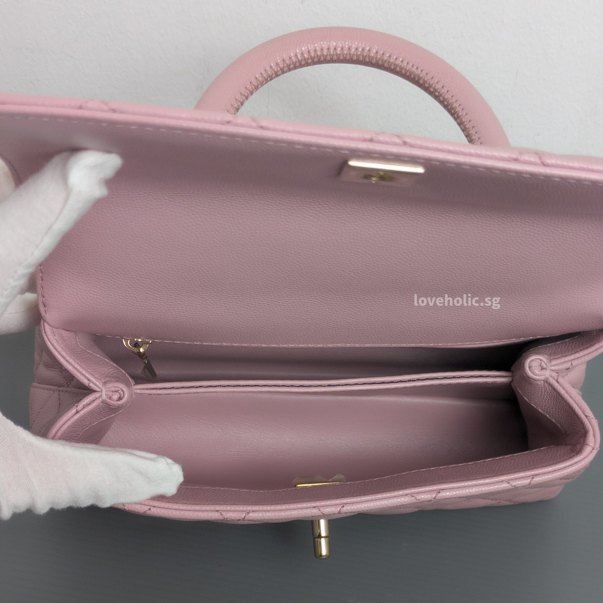 Chanel Coco Handle Small | 24A Light Pink Caviar Light Gold Hardware-details