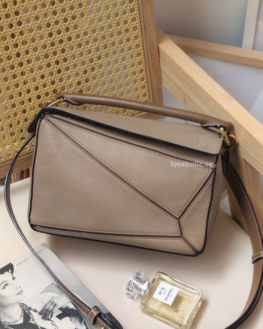 Loewe Puzzle Small | Sand Calfskin Gold Hardware-front