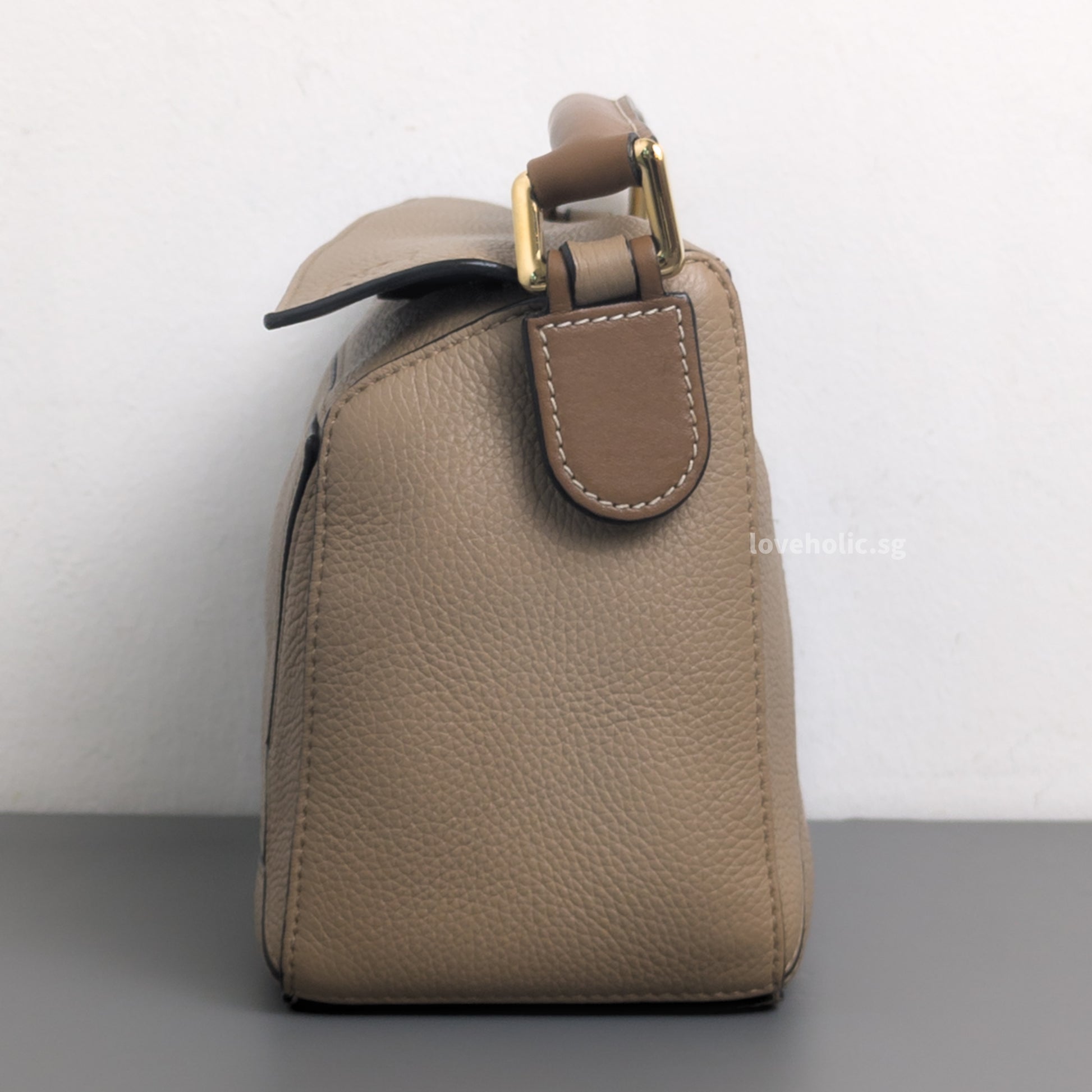 Loewe Puzzle Small | Sand Calfskin Gold Hardware-side