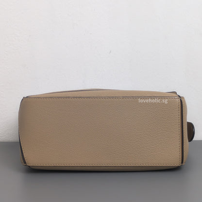 Loewe Puzzle Small | Sand Calfskin Gold Hardware-details