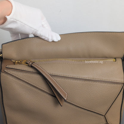 Loewe Puzzle Small | Sand Calfskin Gold Hardware-details