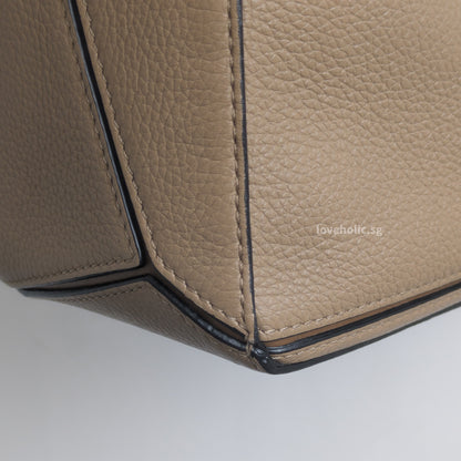 Loewe Puzzle Small | Sand Calfskin Gold Hardware-details