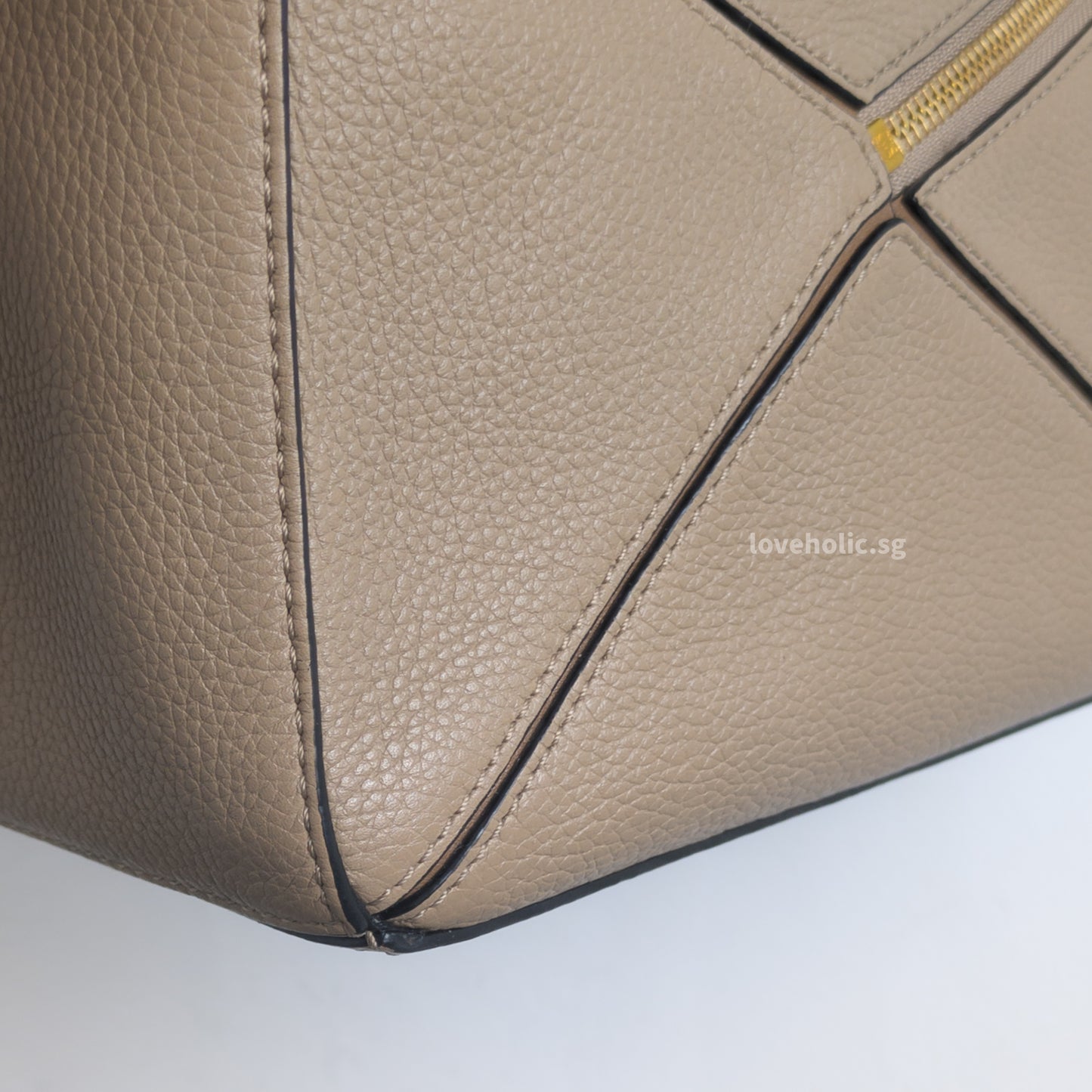 Loewe Puzzle Small | Sand Calfskin Gold Hardware-details